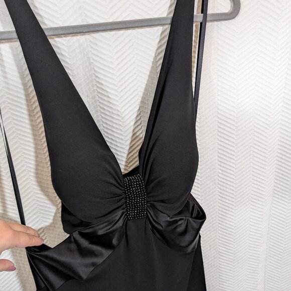 Le Château Black Evening Gown Whimsigoth Criss cross Back Size Large - Picture 2 of 11